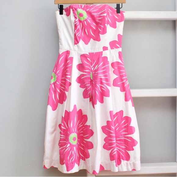 Lilly Pulitzer Dresses & Skirts - Lilly Pulitzer Angelette Flower Daisy Strapless Dress in white and pink Cotton